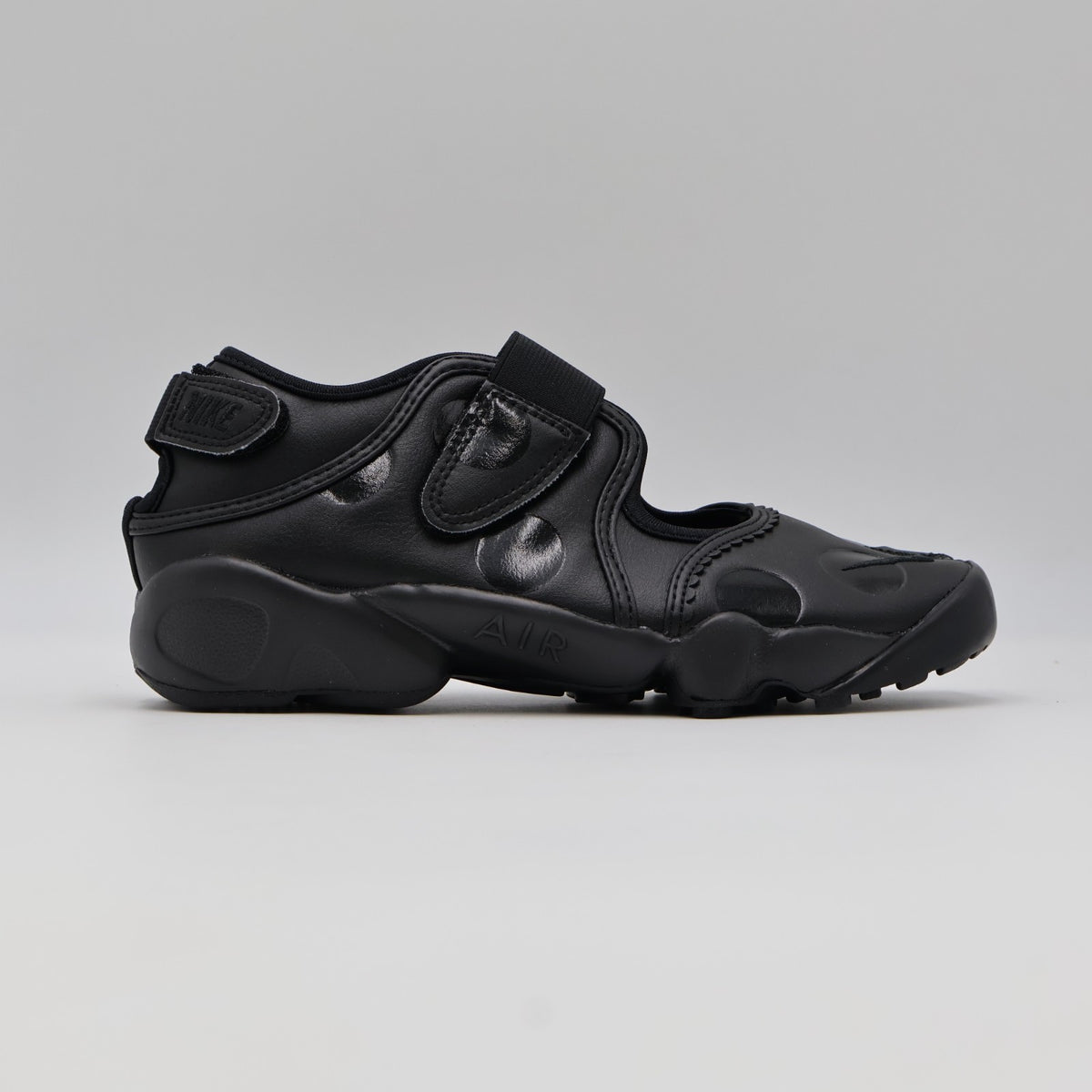 IR1226-002 Nike Air Rift "Polka Dot/Triple Black" (Women's)