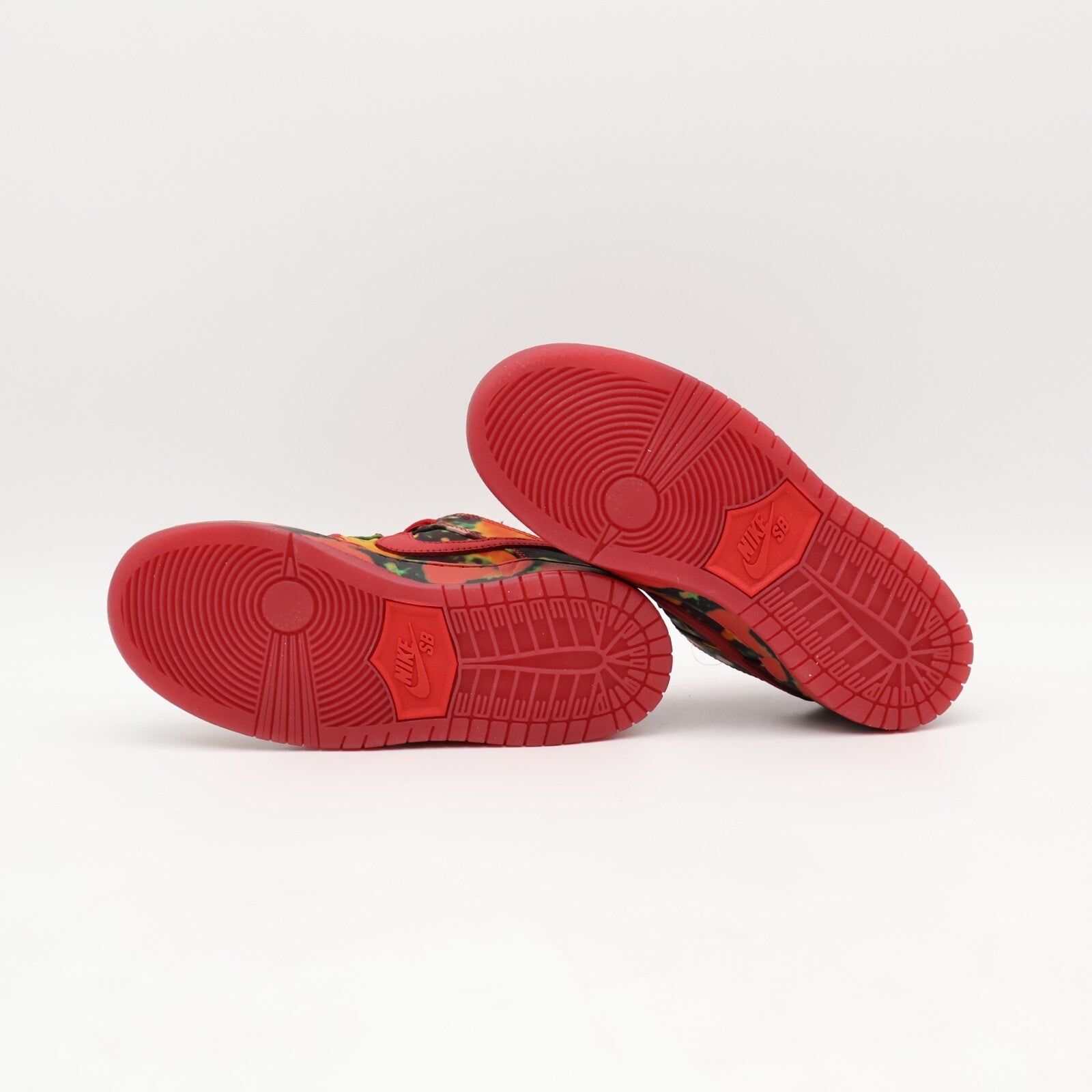 FZ1236-600 The Wizard of Oz Nike SB PS Dunk Low Poppy Field (Kids)