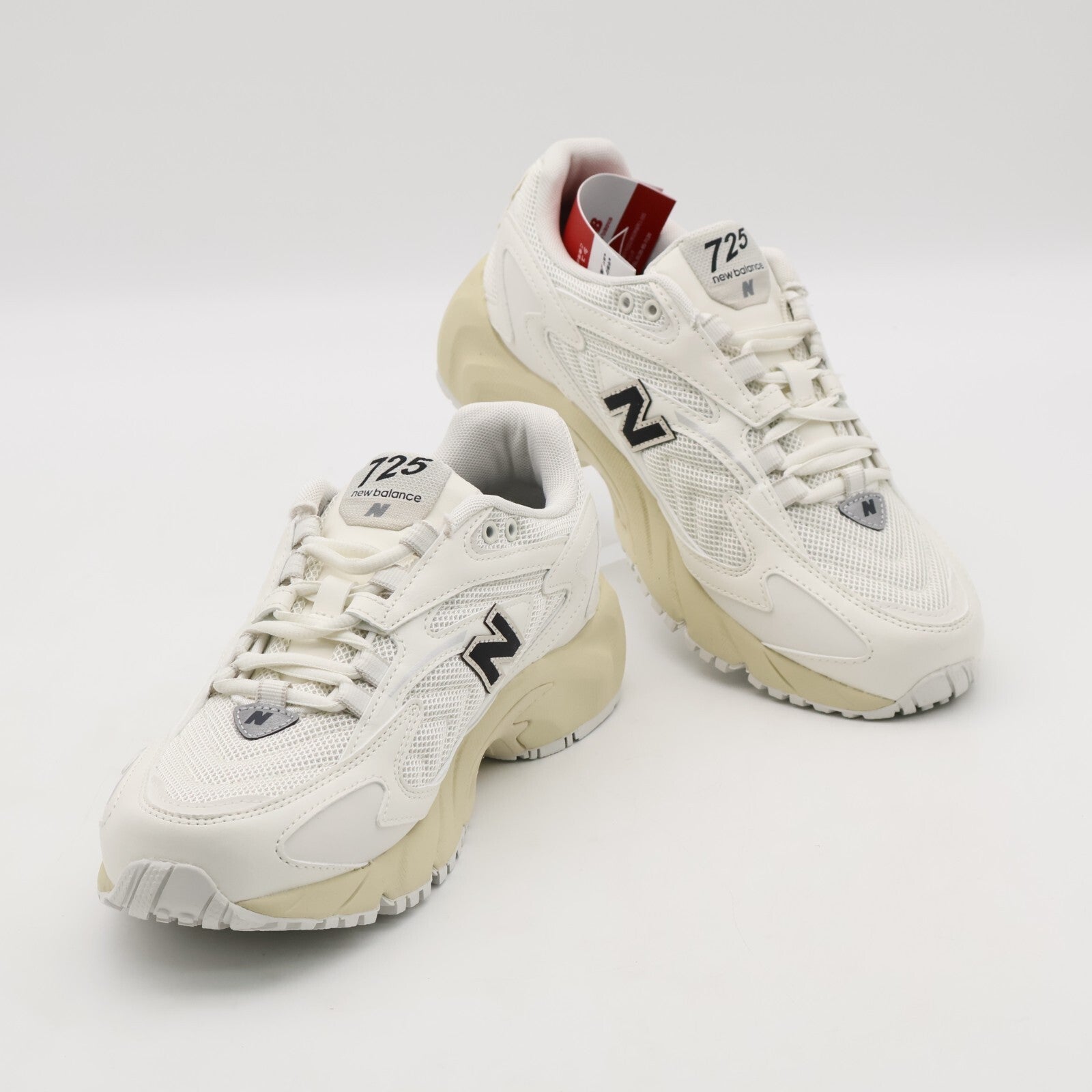 ML725CA New Balance 725 Off White Black (Men's)