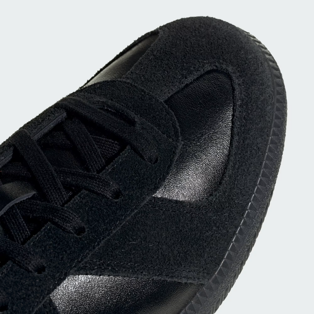 KH8484 adidas BW Army "Triple Black"