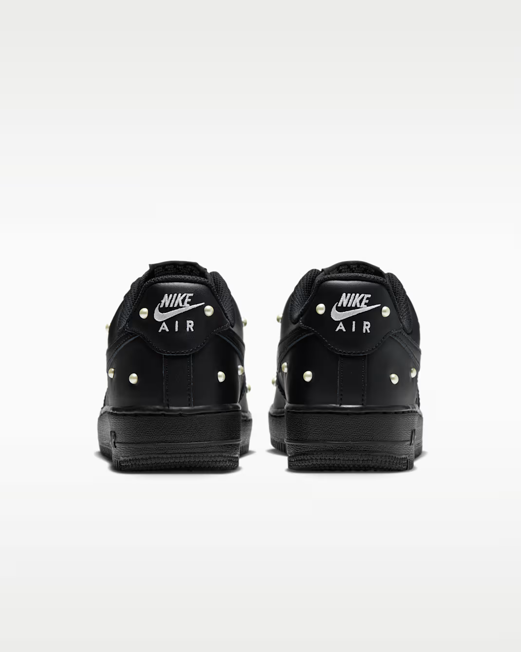 IQ0133-001 Nike AIR FORCE 1 '07 SE (Women's)
