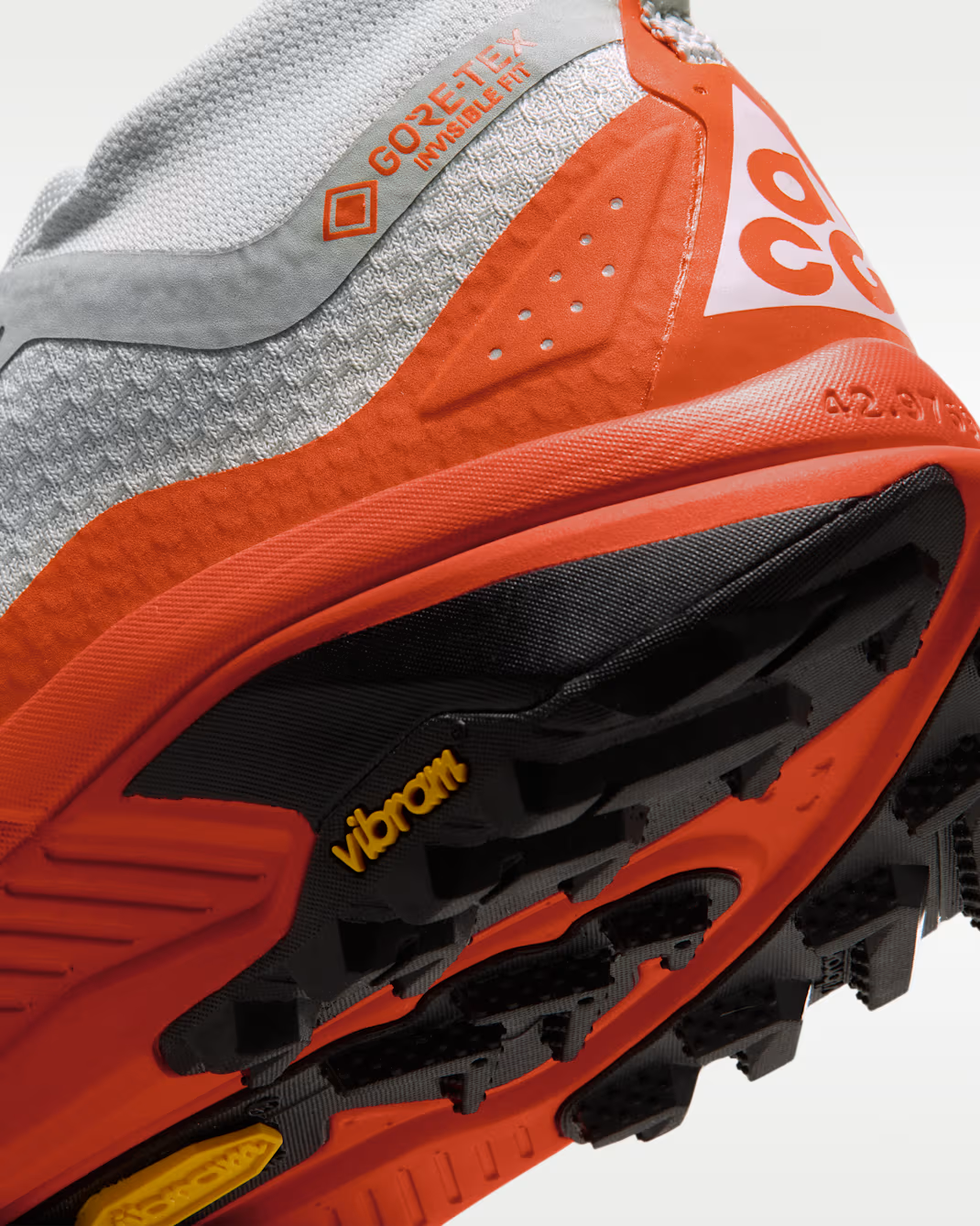IO7933-002 Nike ACG Zegama Trail GORE-TEX Waterproof Running Shoes (Women's)