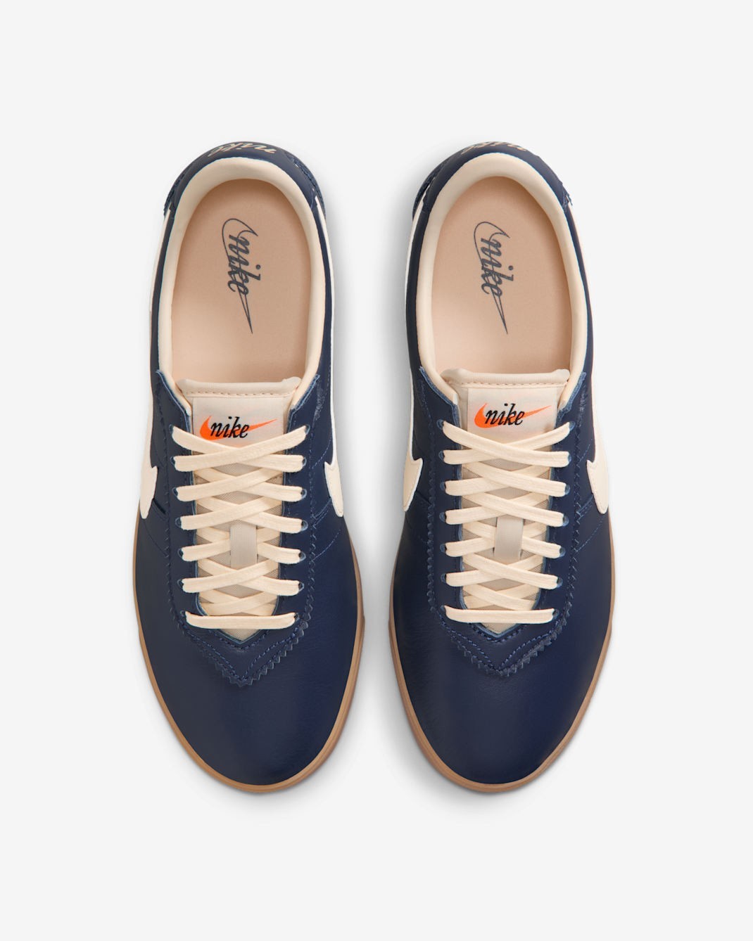 II1259-400 Nike ASTROGRABBER LEATHER MIDNIGHT NAVY MUSLIN GUM (Women's)