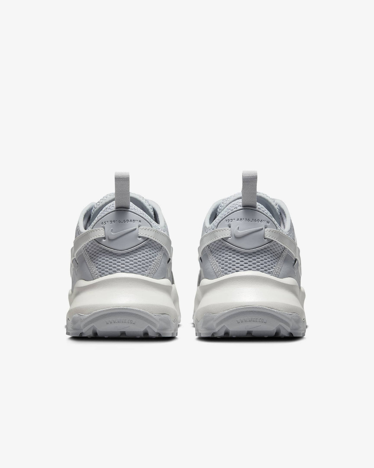 DD9682-005 Nike Women's TC 7900 Wolf Grey Photon Dust Metallic Platinum (Women's