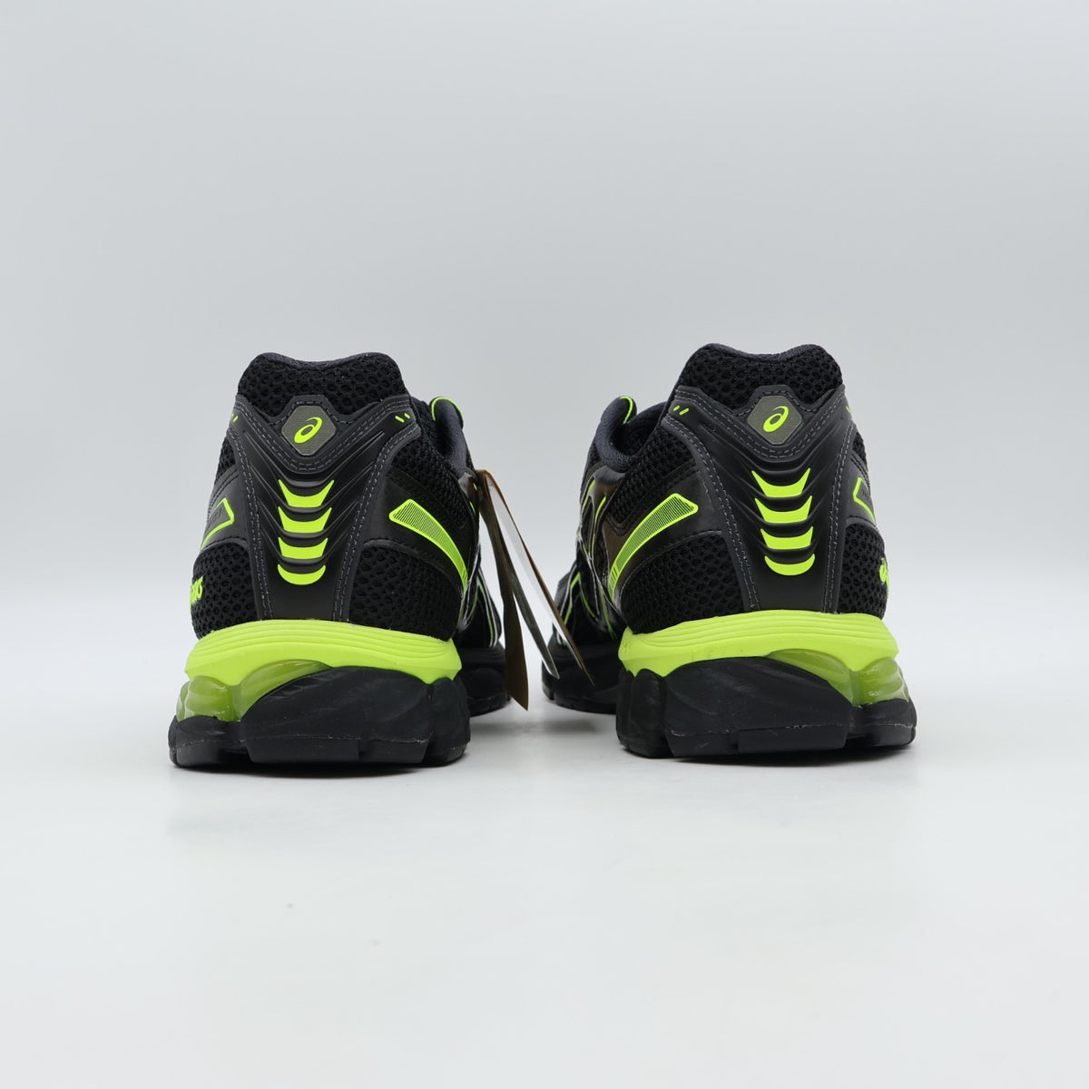1203B227-001 atmos Ã Albino & Preto Ã Asics Gel-Kayano 12.1 (Men's)