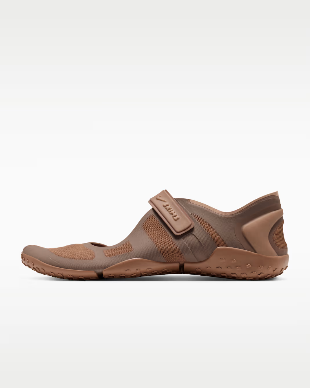 IO7694-201 SKIMS Ã Nike Rift Mesh "Archaeo Brown" (Women's)