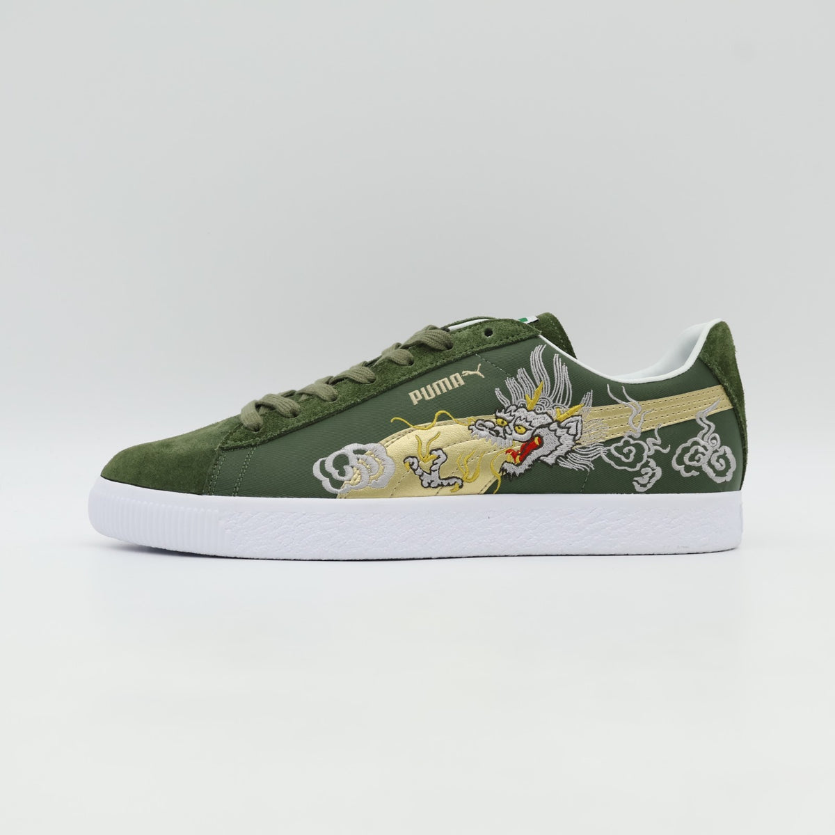 403613-01 atmos Exclusive Puma Suede VTG MIJ SKAJAN 3.0 (Men's)