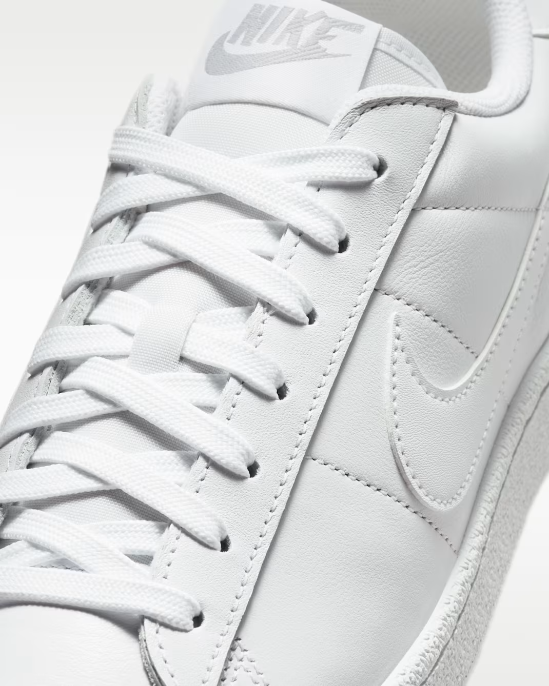 IQ7387-107 Nike Tennis Classic "White" (Women's)