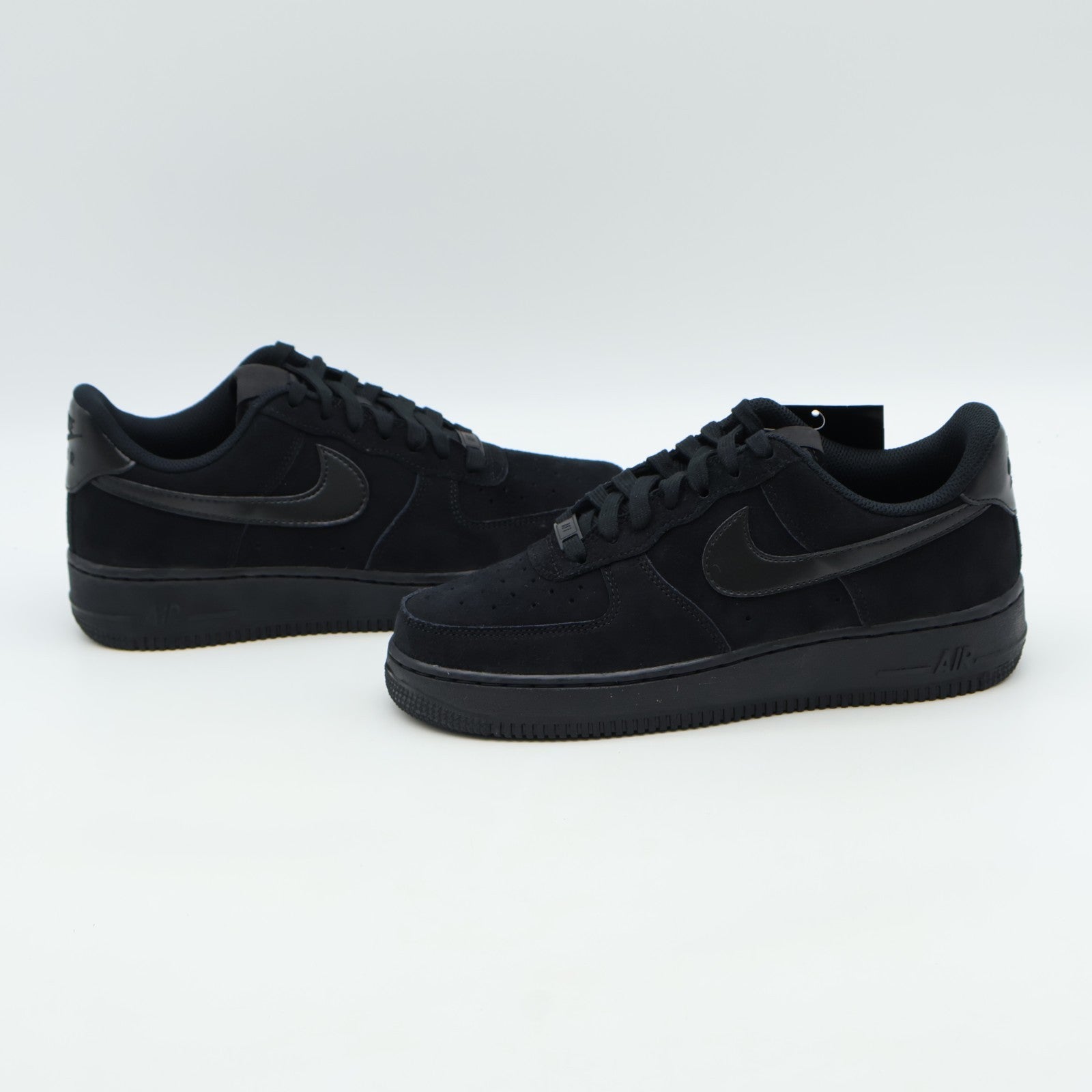 IO4833-004 Nike Air Force 1 '07 Black (Women's)