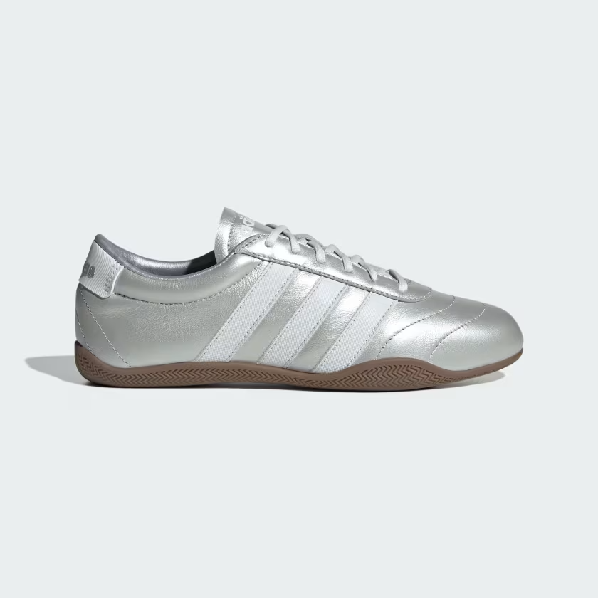 JQ9682 adidas Grand Court Lo Silver Metallic/Crystal White/Gum (Women's)