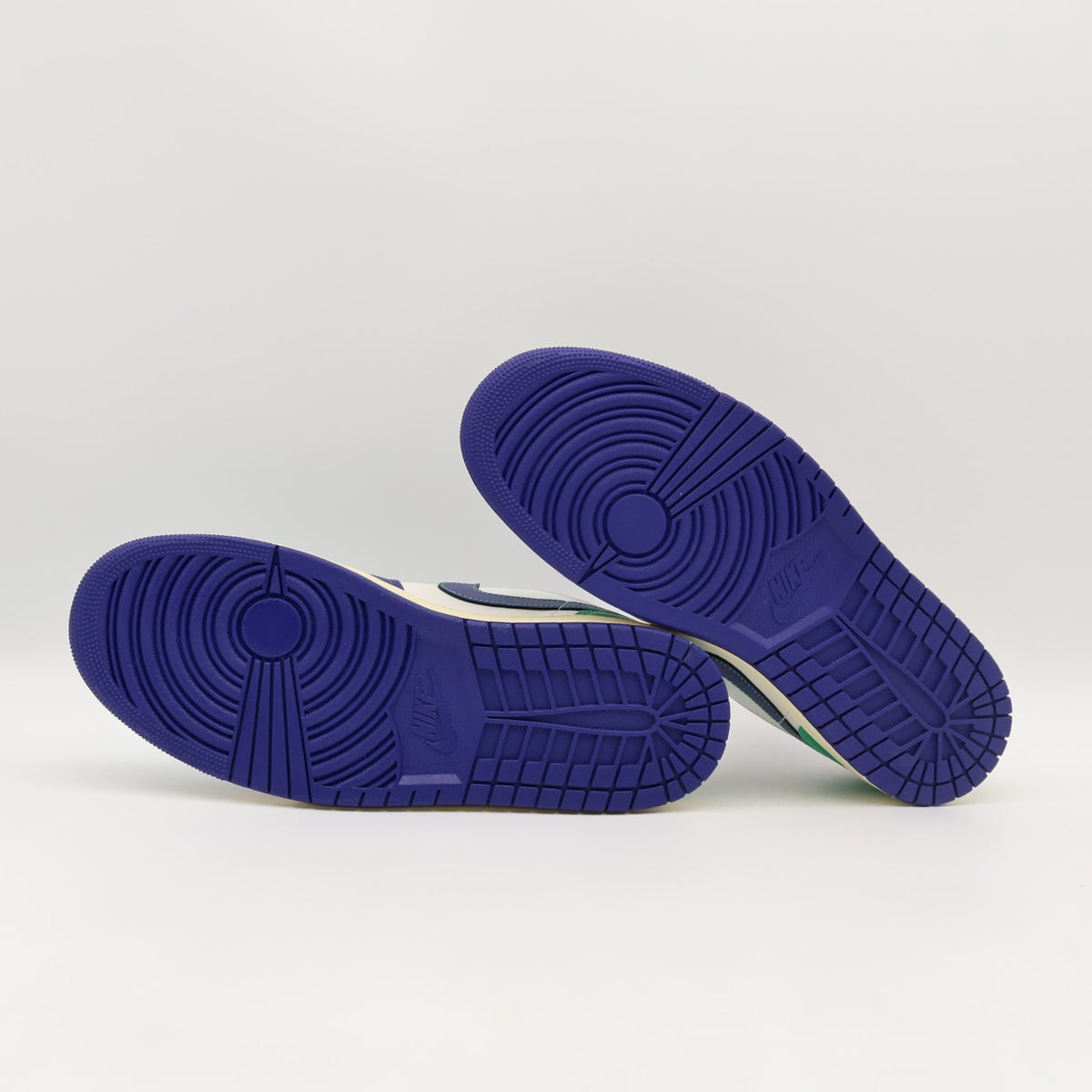553558-147 Nike Air Jordan 1 Low Seahawks (Men's)