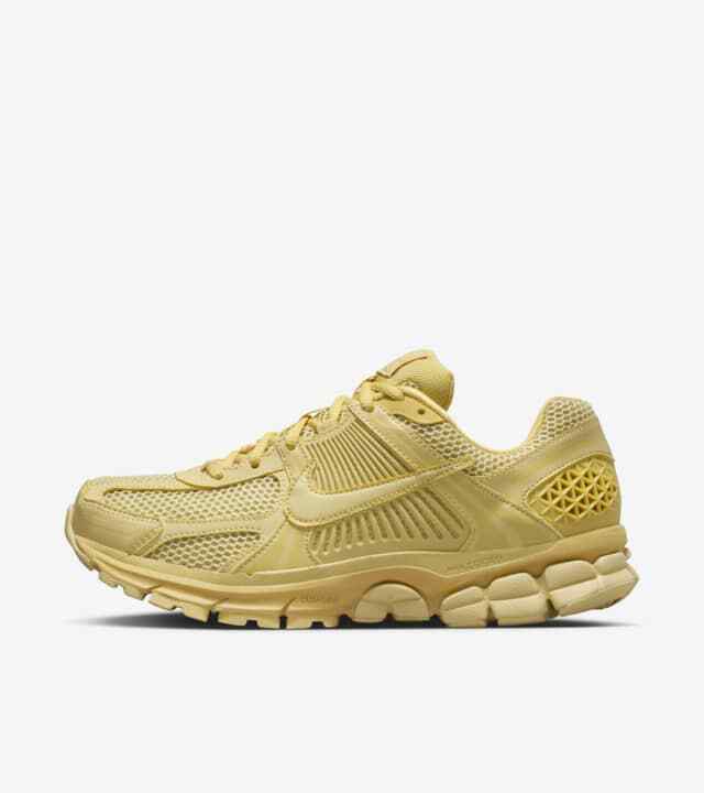 FQ7079-700 Nike Zoom Vomero 5 Saturn Gold and Lemon Wash (Women's)