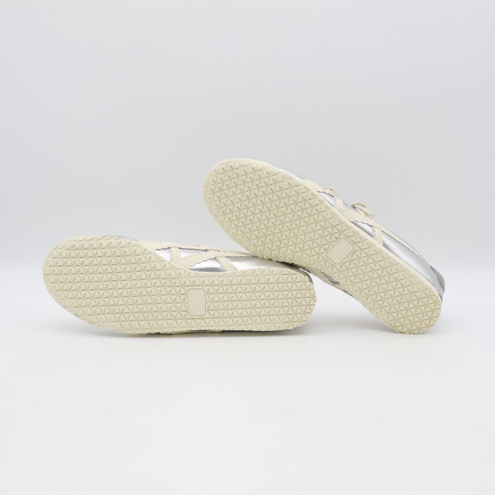 1182A660-020 Onitsuka Tiger Women's Mexico 66 TGRS Silver Cream (Women's)