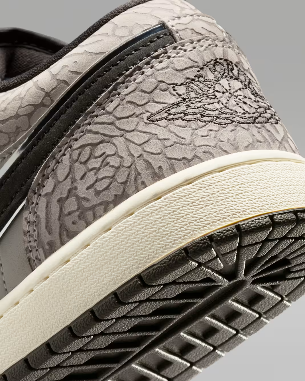 IU2268-100 Nike Air Jordan 1 Low SE V2 "Elephent Print/Sail/Deep Pewter"