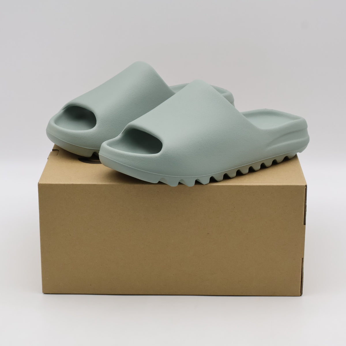 ID5480 adidas YEEZY Slide Salt (Men's)