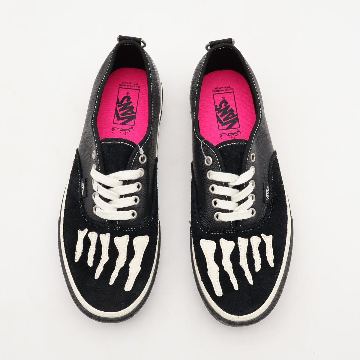 VN000BW5BPR Mark SBTG Vans Authentic Black Mars (Men's)