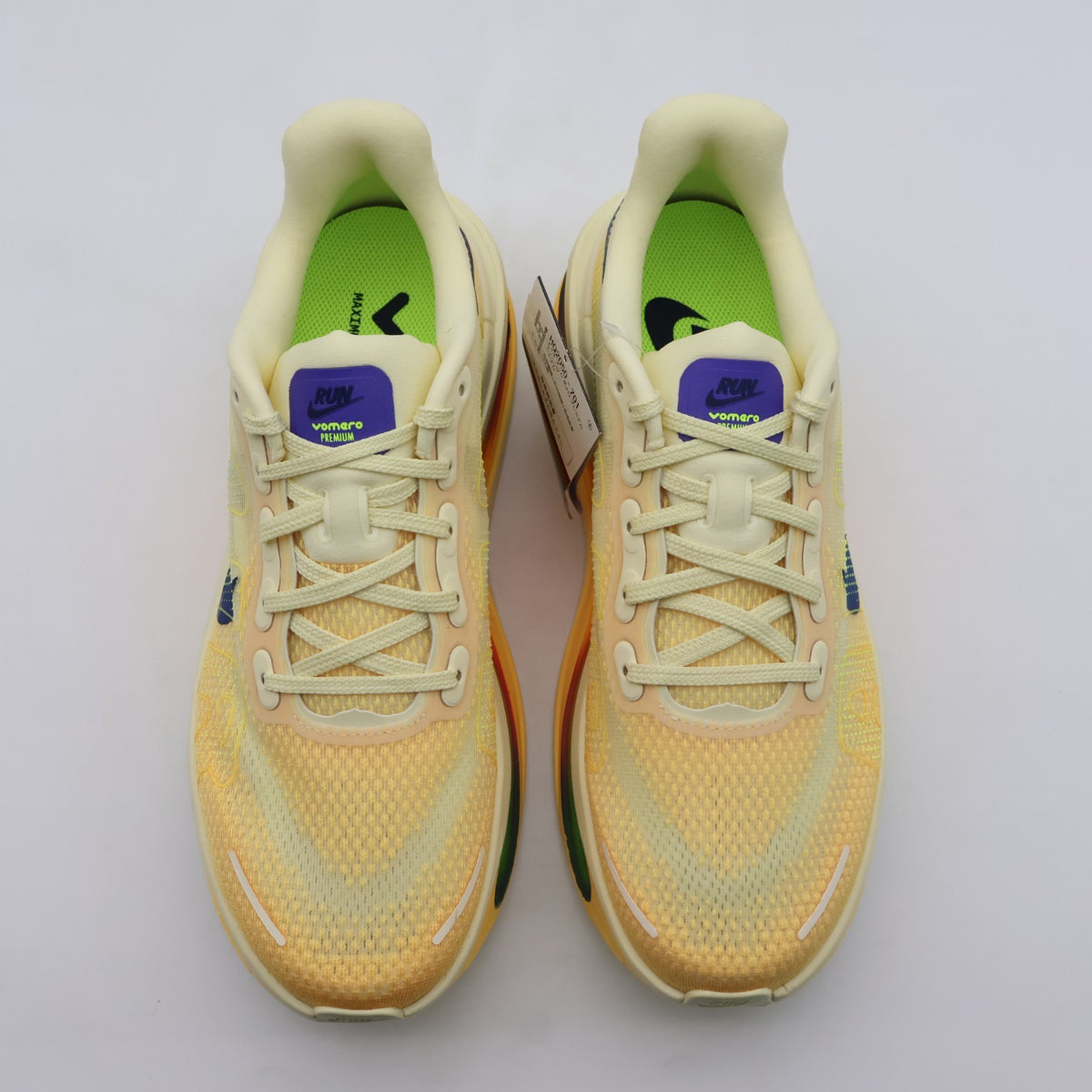 HQ2050-701 Nike Vomero Premium Alabaster (Men's)