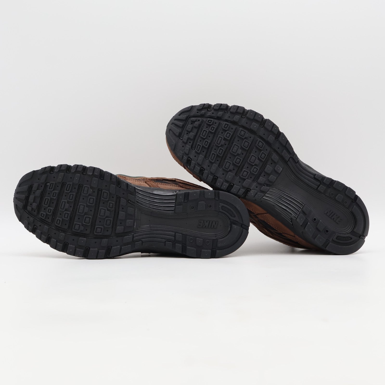 IH0946-200 Nike P-6000 Premium Cordura (Men's)