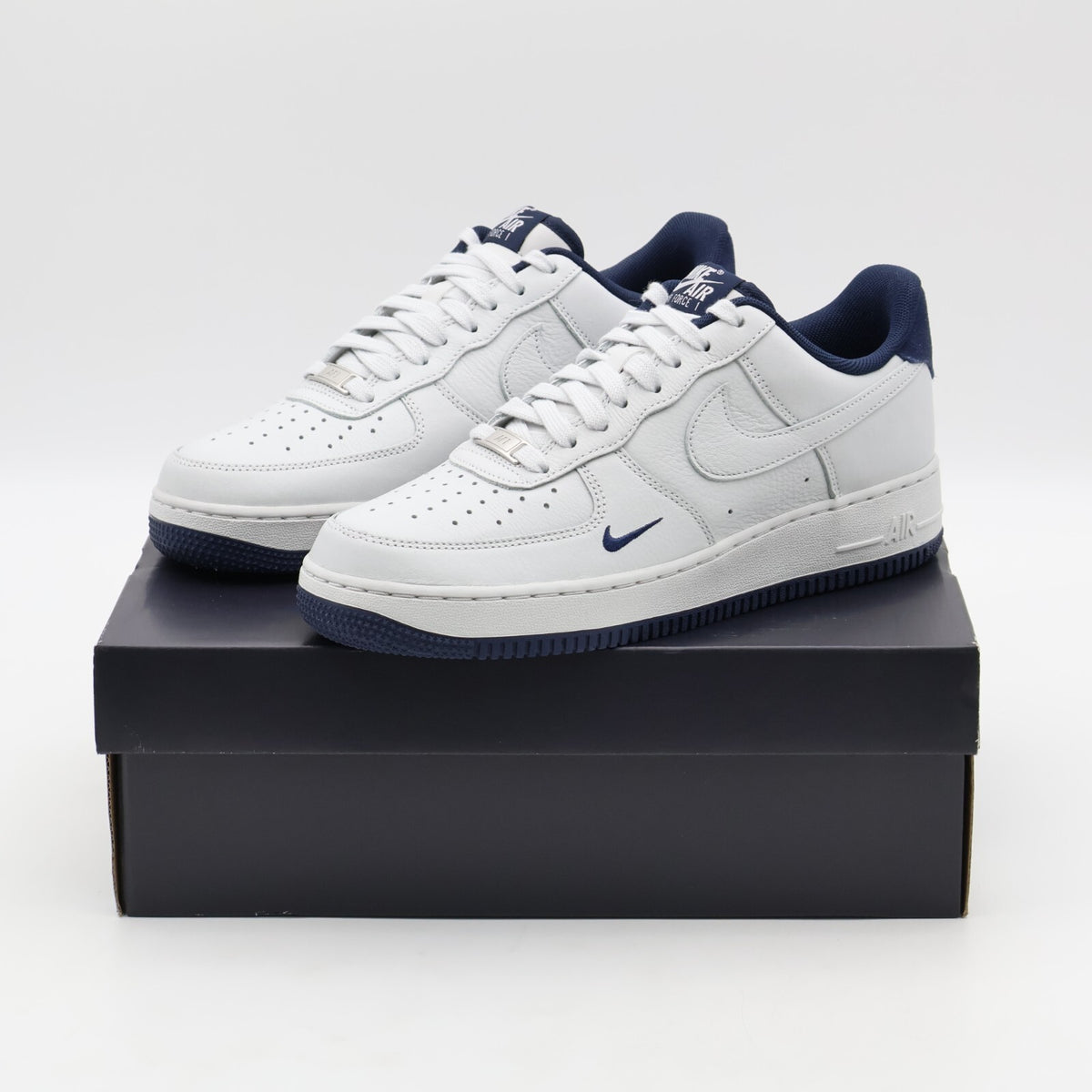 HM9483-001 Nike Air Force 1 Low '07 LV8 White Navy (Men's)