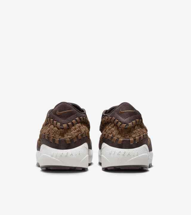 FB1959-200 Nike Air Footscape Woven Saturn Gold and Earth (Women's)