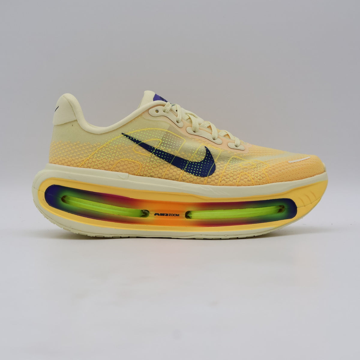 HQ2050-701 Nike Vomero Premium Alabaster (Men's)
