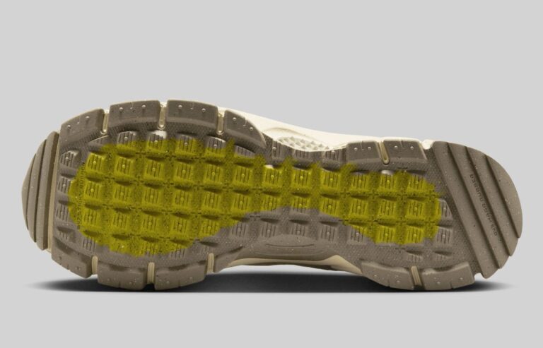FV2295-101 Nike Zoom Vomero Roam Pale Ivory Light Khaki Khaki Pale Ivory (Men's)