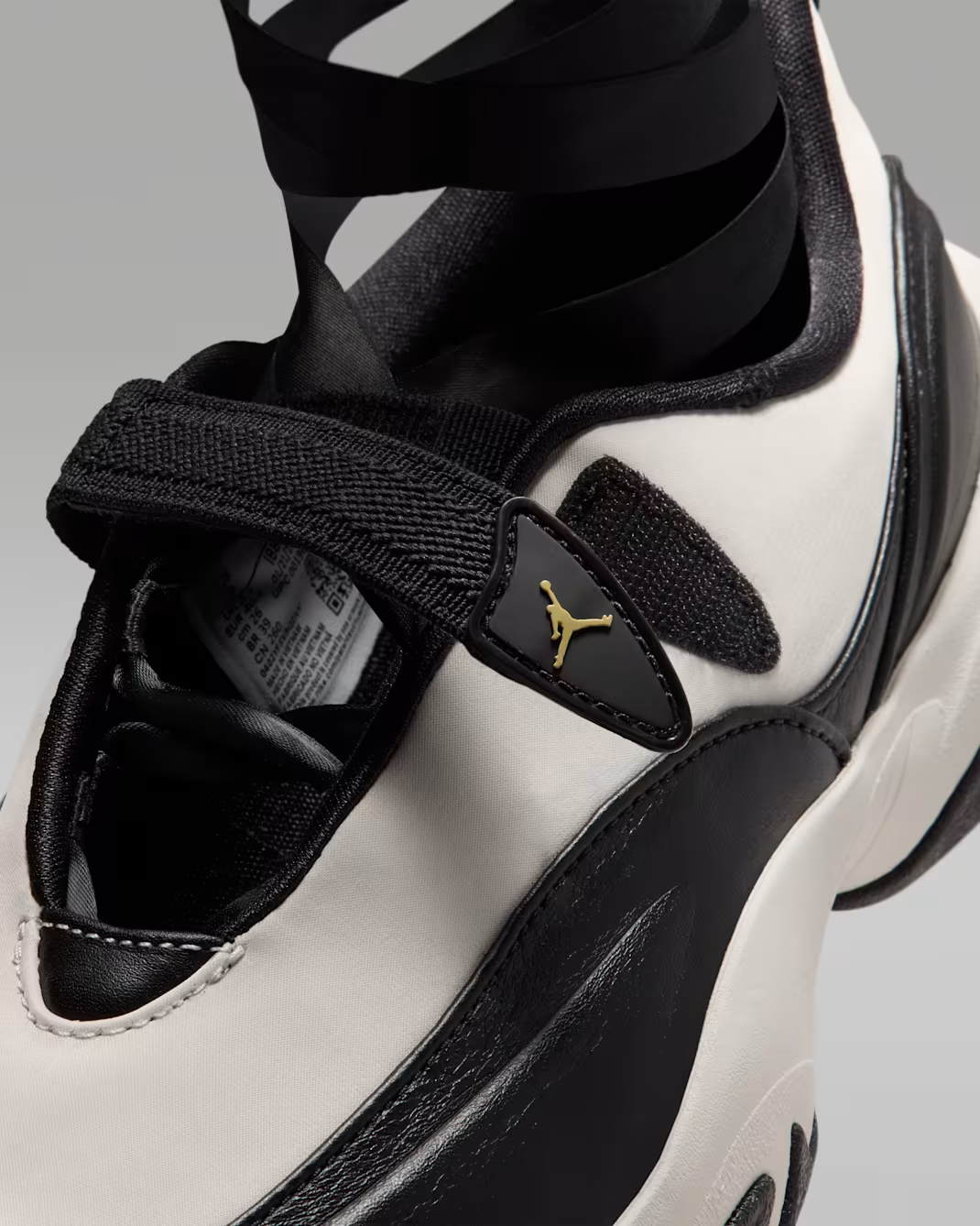 IB8597-003 Nike Jordan Pointe "Black/Chalk" (Women's)