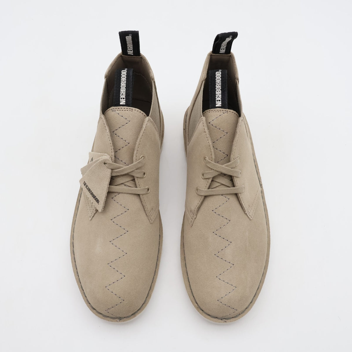 26179531 NEIGHBORHOOD Clarks Desert Boot Beige (Men's)