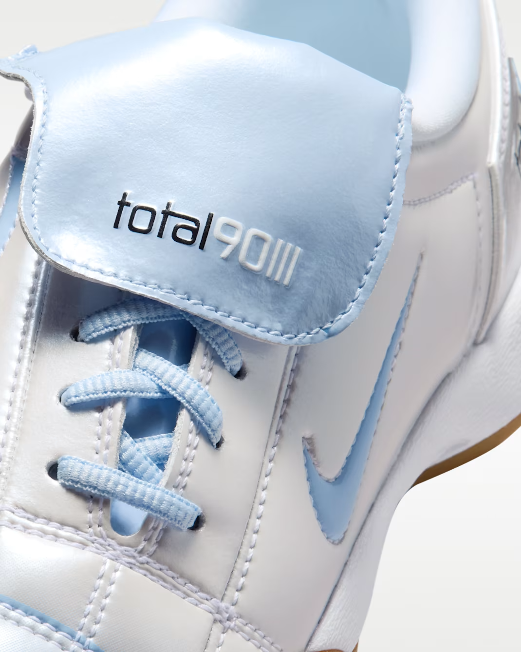 IO2389-101 Nike Total 90 3 SE White Gum Light Brown (Women's)