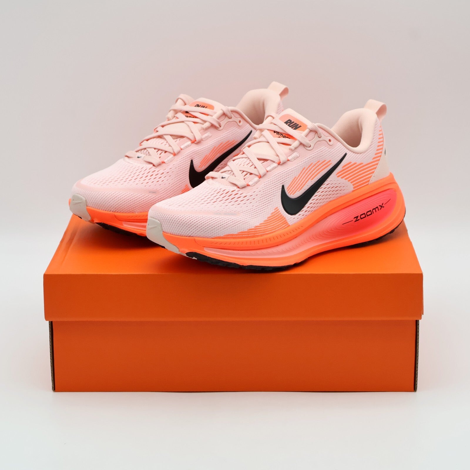 HM6804-600 Nike  Vomero 18 Atmosphere Black Bright Crimson (Women's)