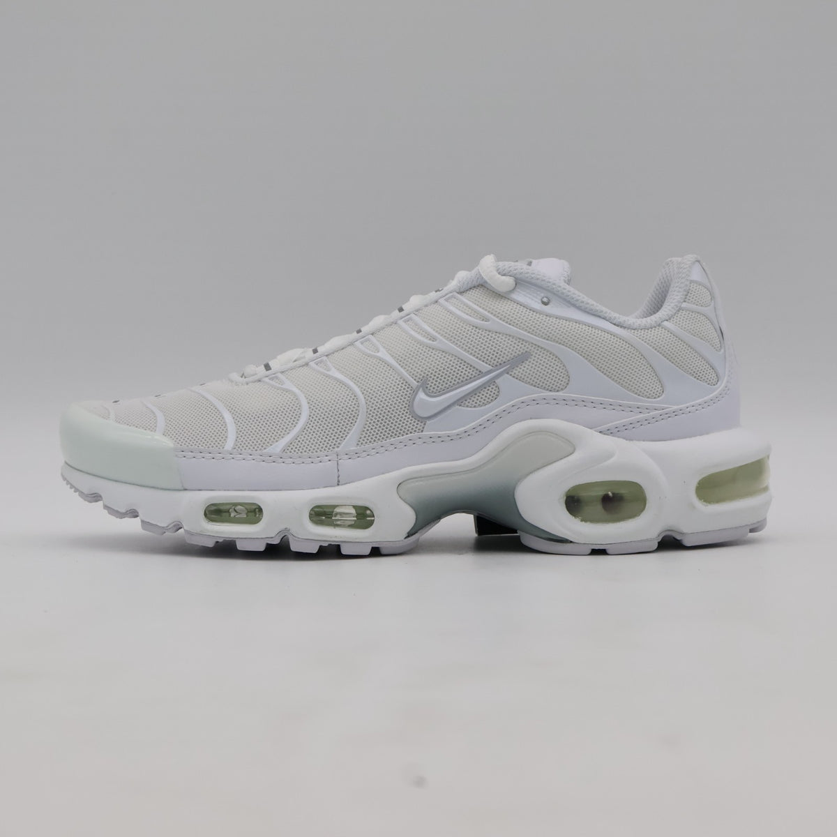 DM2362-100 Nike Air Max Plus White Pure Platinum (Women's)