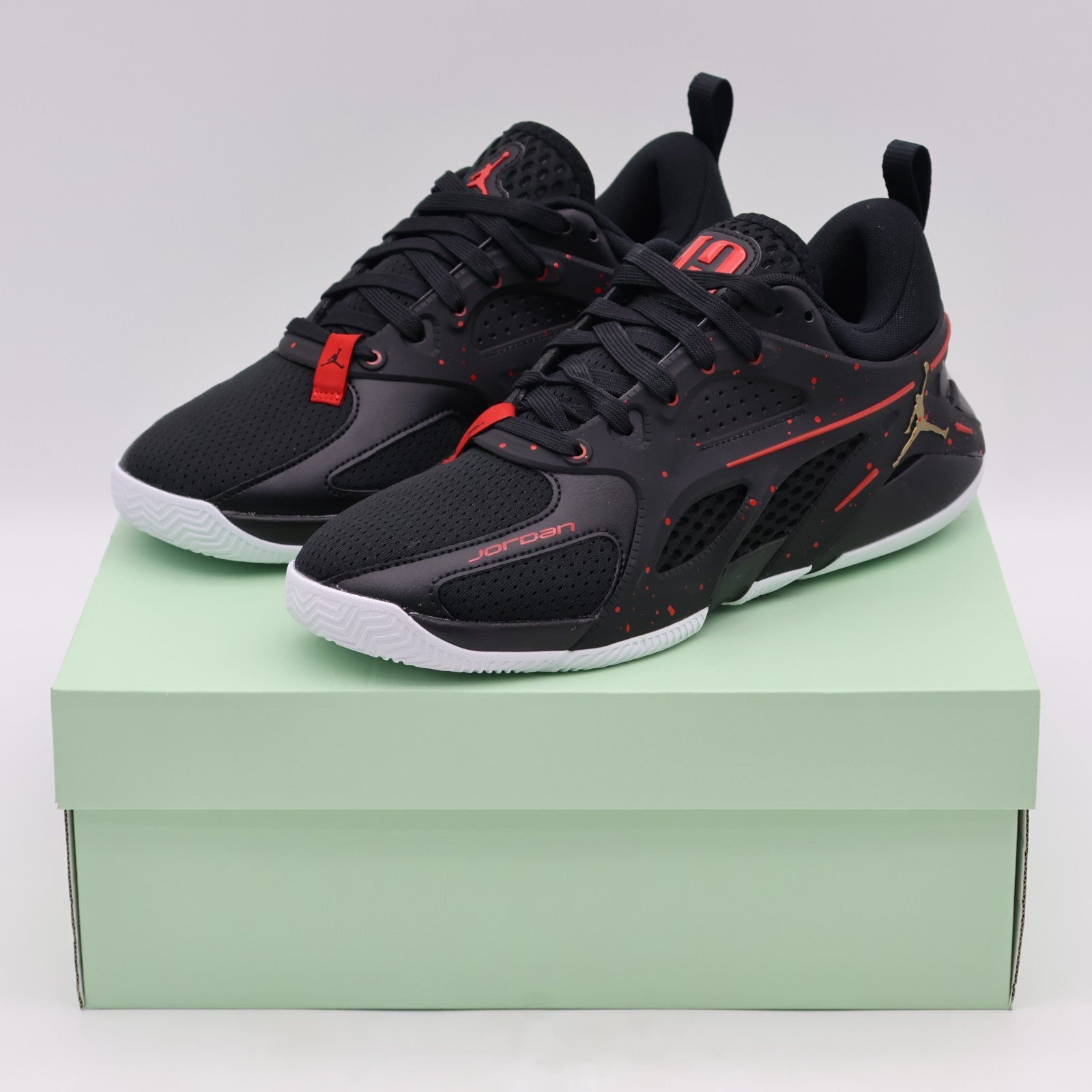 HQ8650-076 Nike Jordan Heir Series Black University Red Metallic Gold (Men's)