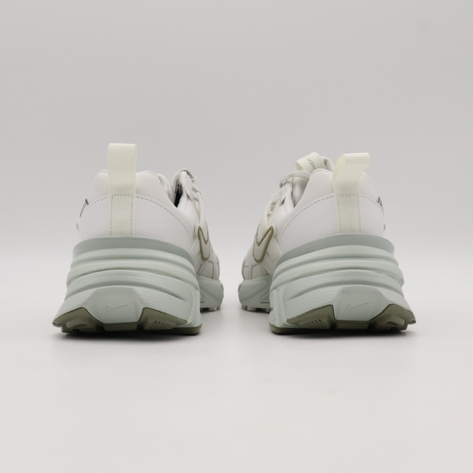FZ2622-004 Nike V2K Run GORE-TEX Platinum Tint Summit White (Women's)