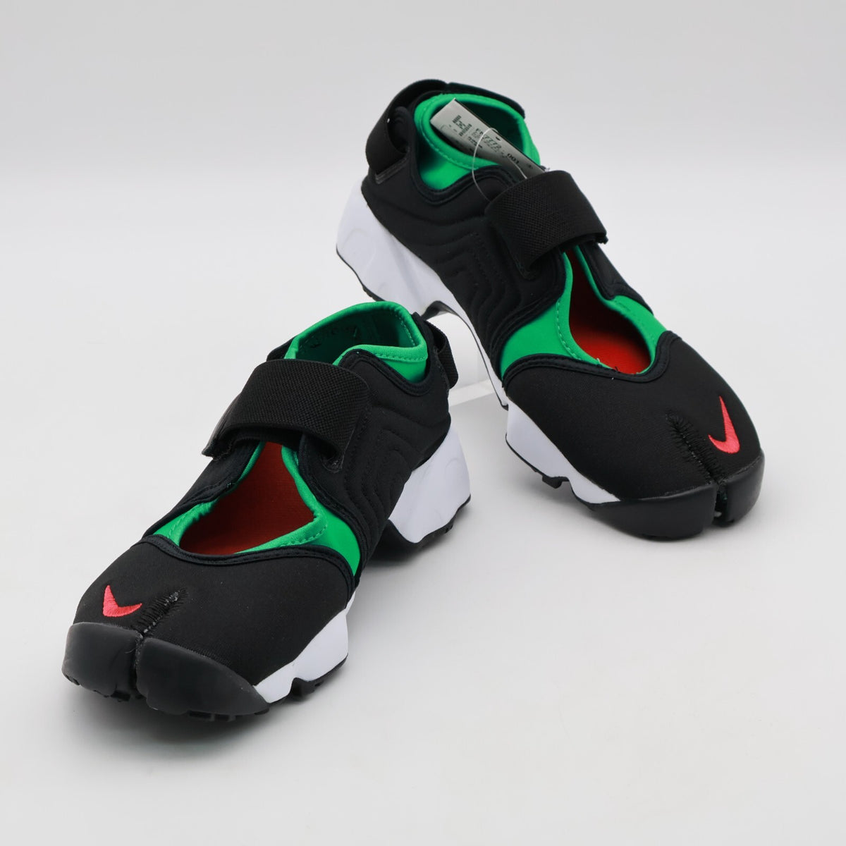 FN7772-001 Nike Air Rift Kenya University Red Stadium Green Forest (Women's)