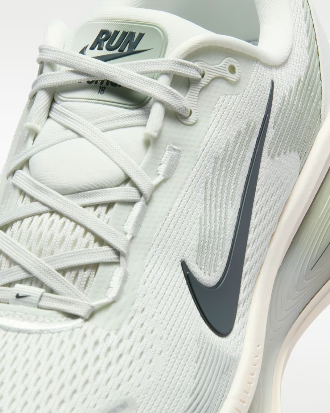 HM6803-020 Nike Vomero 18 "Spruce Aura/Jade Horizon"