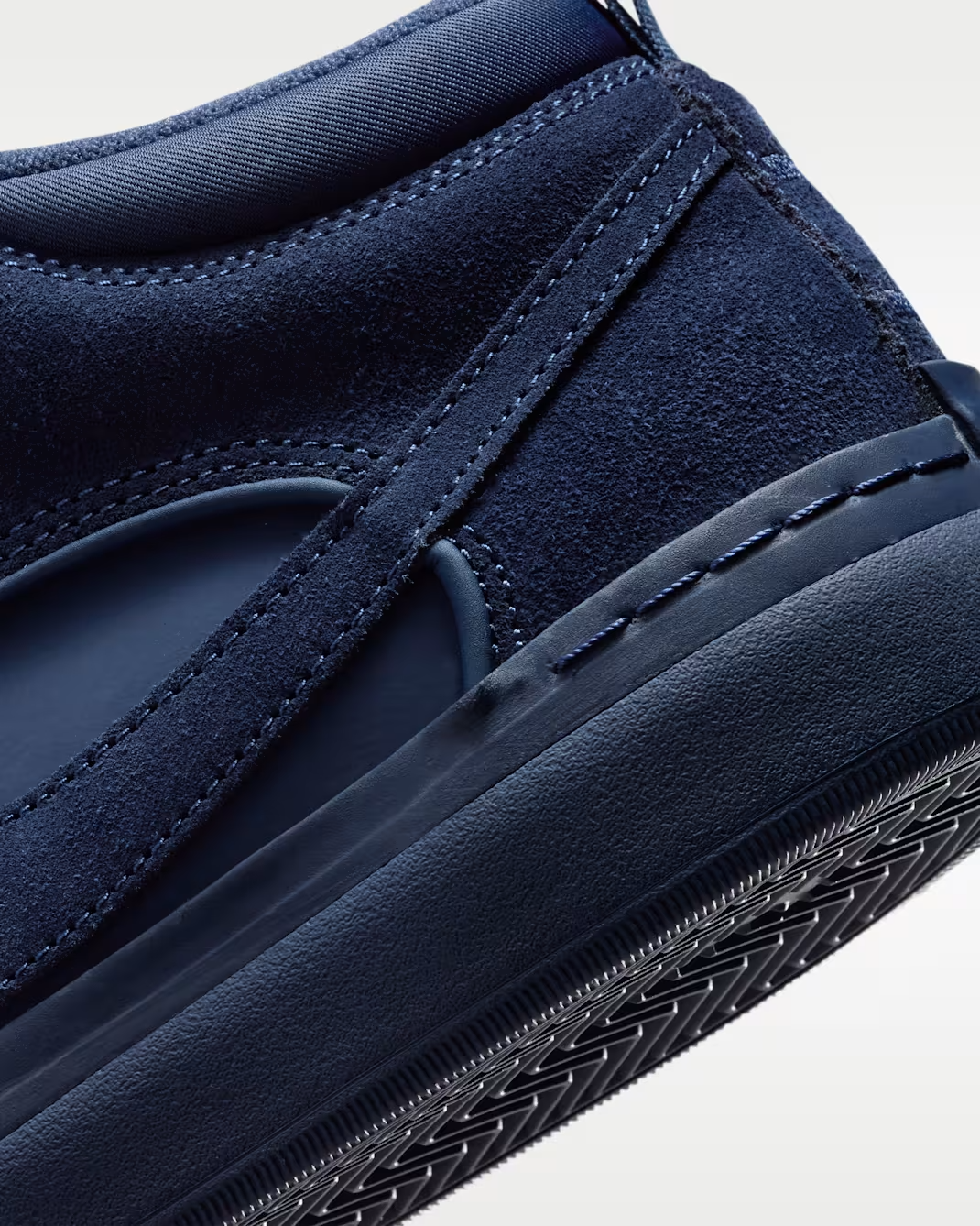IR1889-400 Nike SB React Leo "Navy" (Men's)