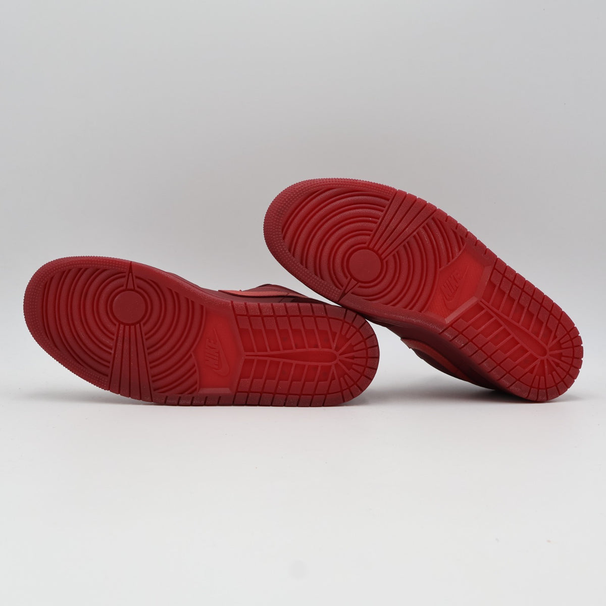 IB7012-600 Nike Air Jordan 1 Low Valentine's Day (2026) (Women's)