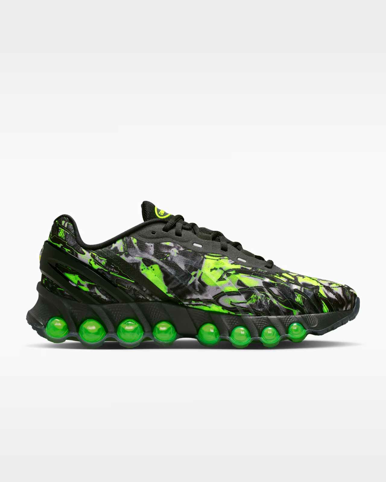 IH2137-001 Nike Air Max DN8 "Black/Green Apple" (Men's)