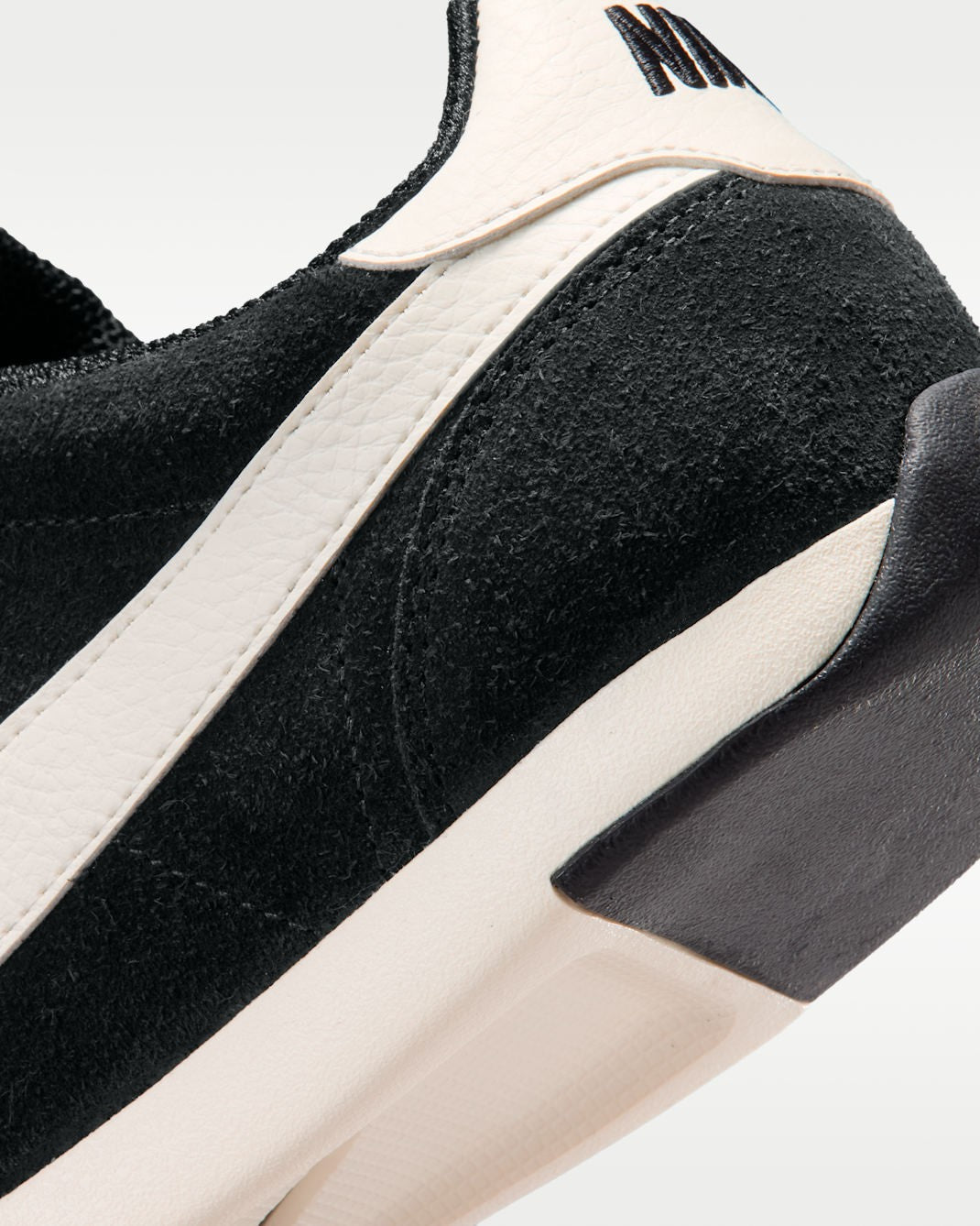 IO8030-001 Nike Sprint Sister BlackSail (Women's)