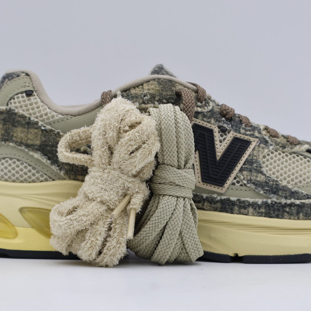 U2010JG1 Joe Freshgoods New Balance 2010 Bag Lady (Men's)