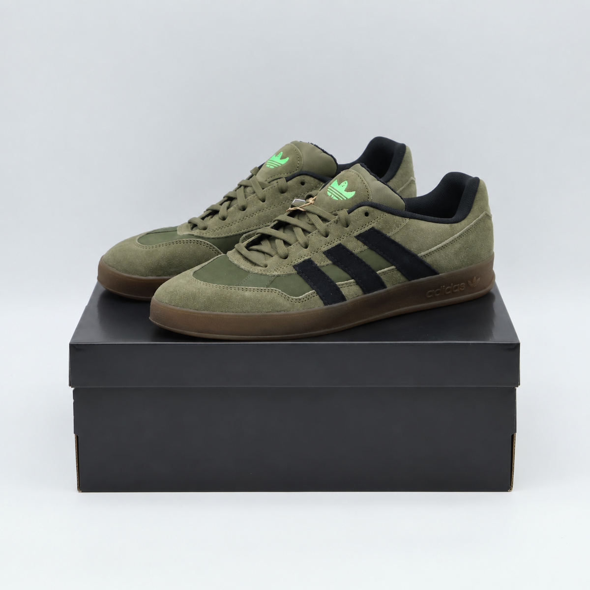 KJ0281 adidas Aloha Super (Men's)