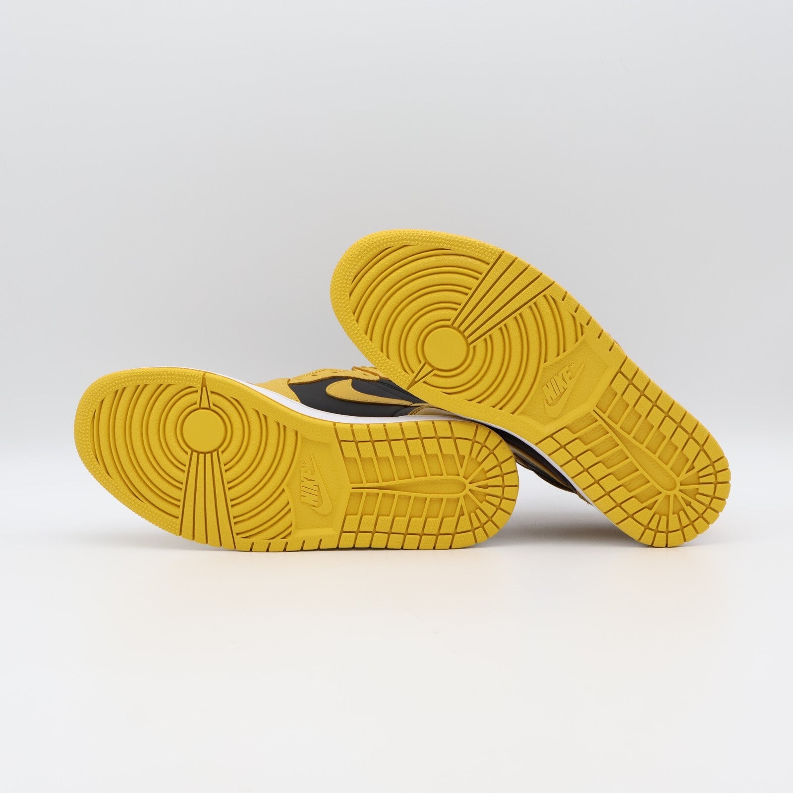 555088-701 Nike Air Jordan 1 High OG Pollen Black White Yellow Gold (Men's)