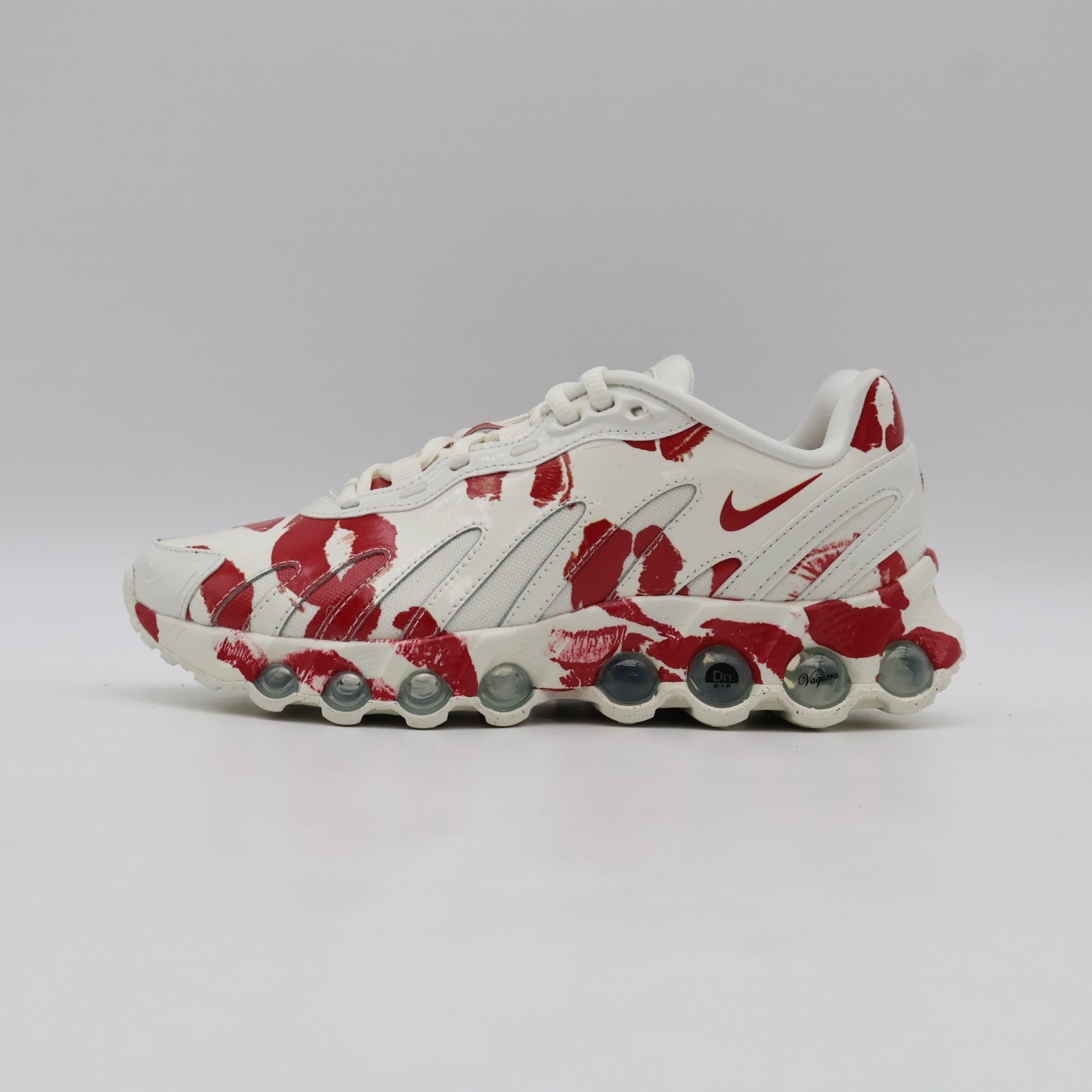 IM4029-100 Vaquera Nike Air Max DN8 Sail Prime Red (Women's)