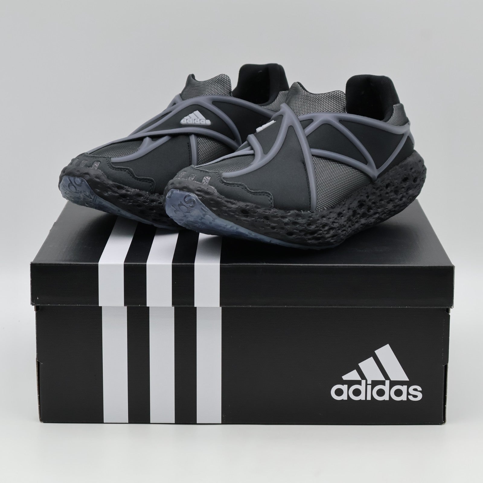 JR0830 adidas Zponge Flux Carbon Iron Metallic Core Black (Men's)