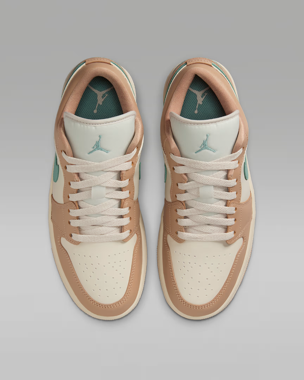 DC0774-130 Nike  Air Jordan 1 Low Hemp (Women's)
