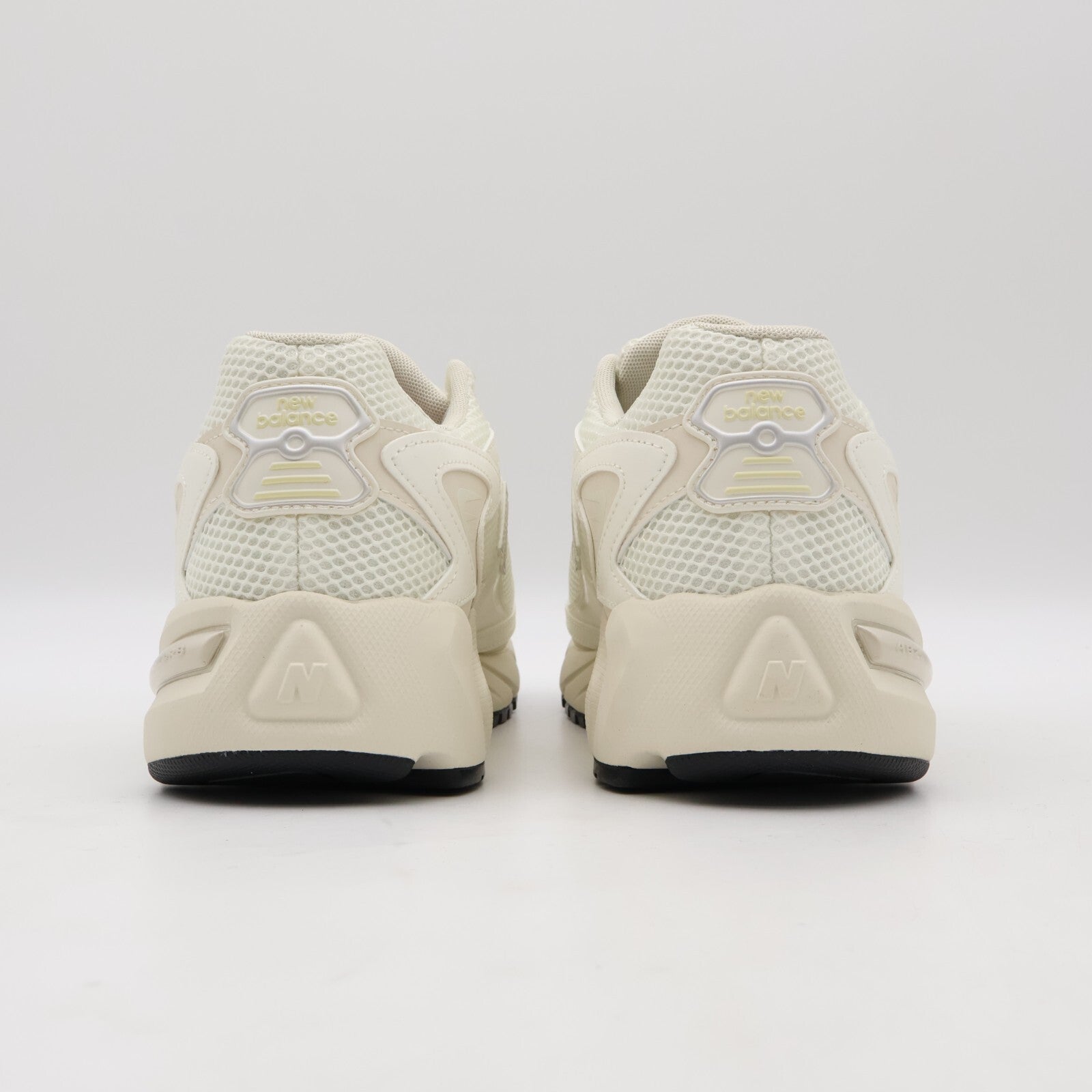 ML725CH New Balance 725 White Beige (Men's)