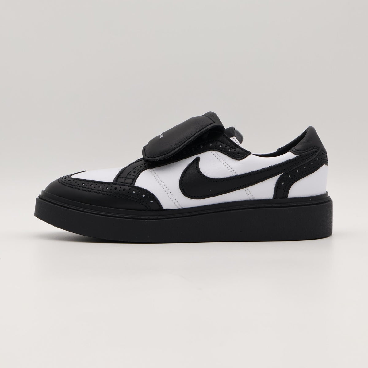 DH2482-101 PEACEMINUSONE Ã Nike Kwondo 1 G-Dragon Panda Wingtip Leather Dress