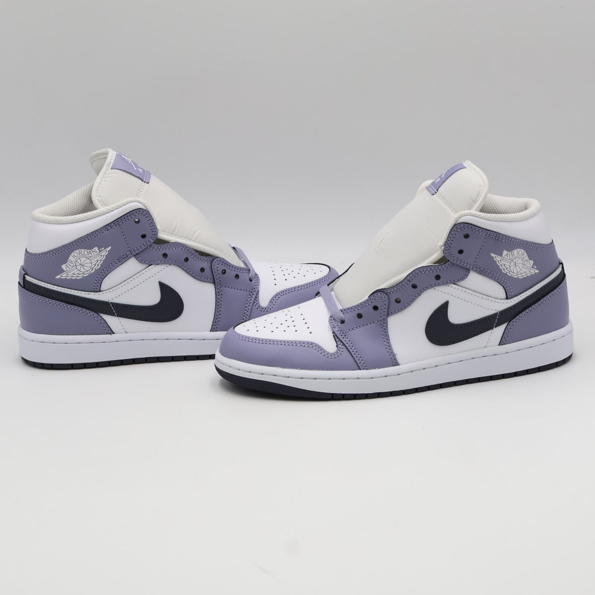 DQ8426-145 Nike Air Jordan 1 Mid Light Purple (Men's)