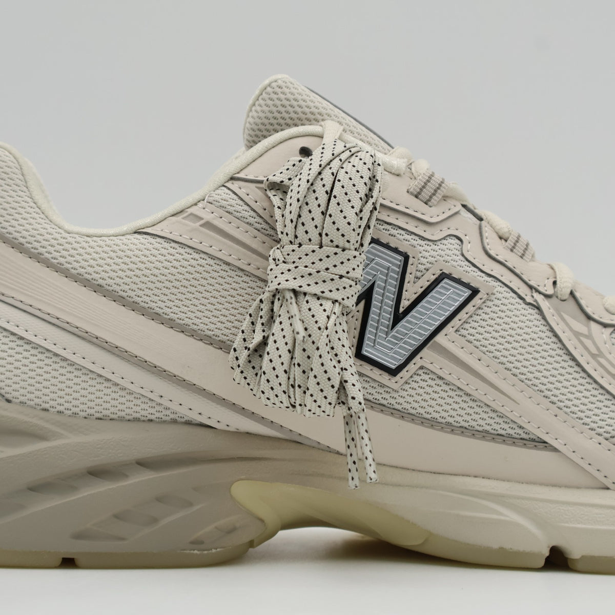 U740LN1 New Balance 740 Beige (Men's)