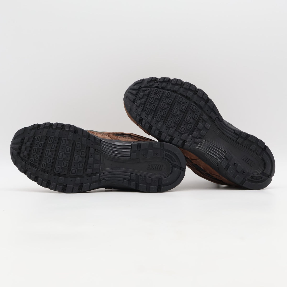 IH0946-200 Nike P-6000 Premium Cordura (Men's)